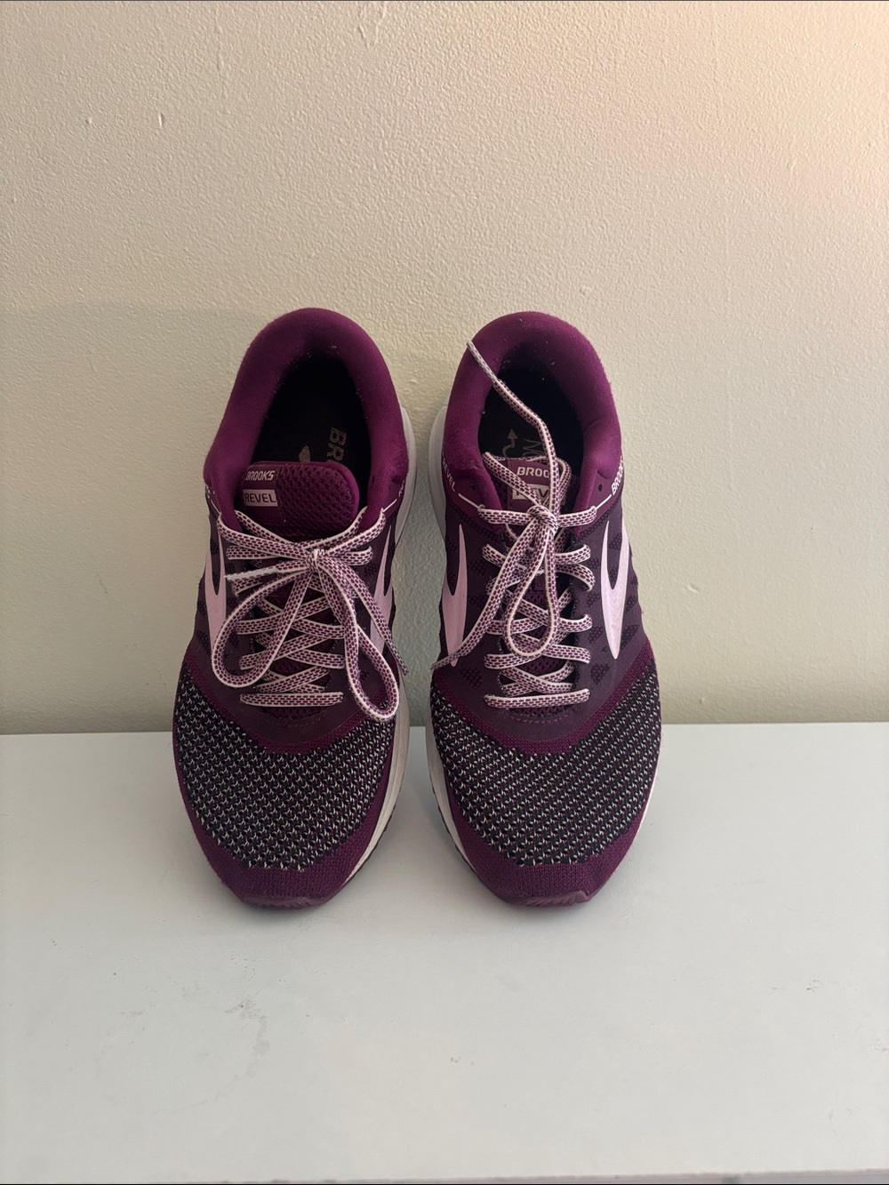 Brooks Women’s Running Shoes - Plum and Light Pink